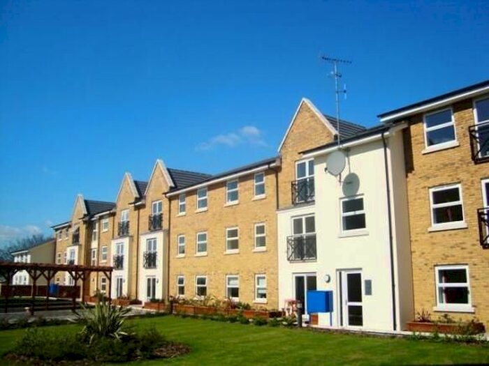 2 Bedroom Flat To Rent In Johnson Place, Hitchin, SG4