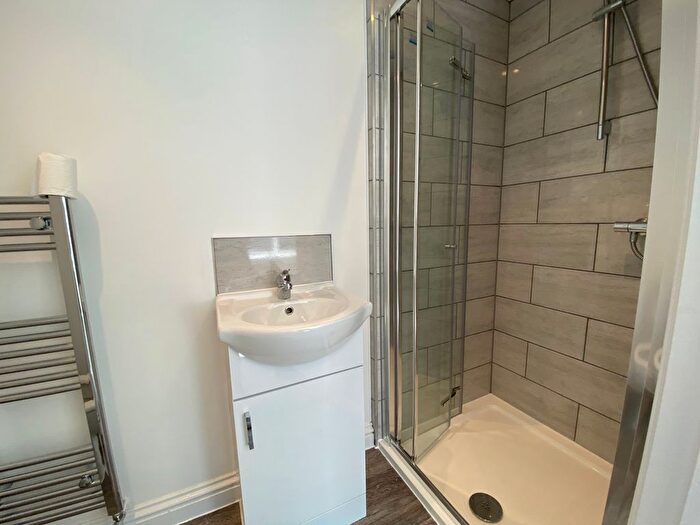 2 Bedroom Flat To Rent In Jeyes Road, Gillingham, ME7