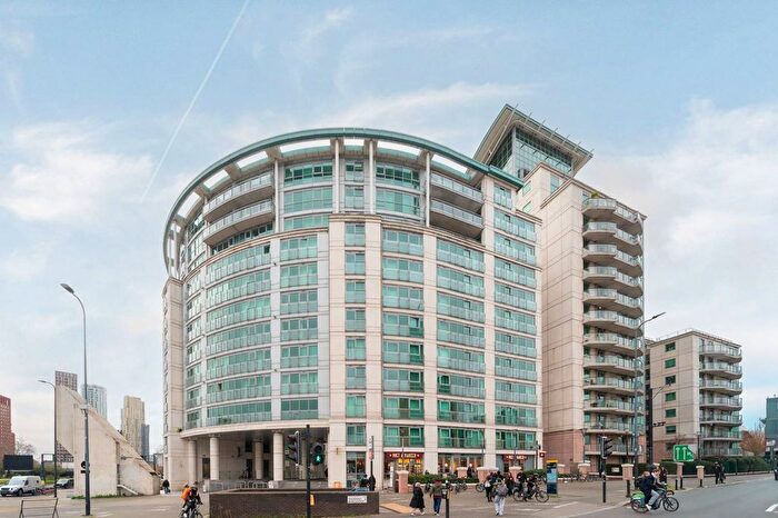 2 Bedroom Flat To Rent In St George Wharf, Vauxhall, London, SW8