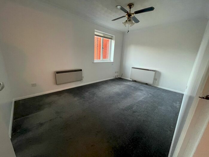 1 Bedroom Flat To Rent In Flanders Field, Colchester, CO2
