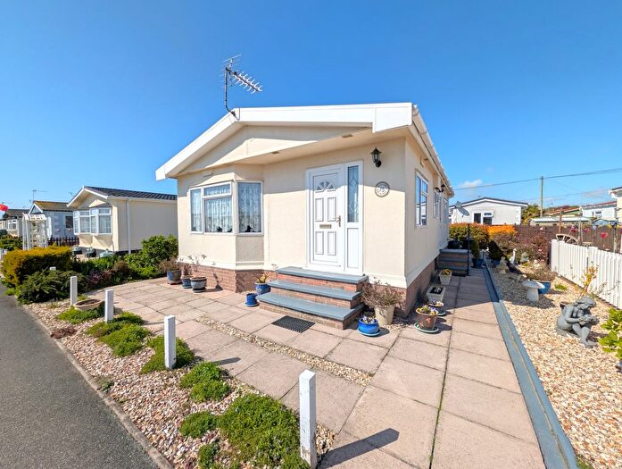 2 Bedroom Park Home For Sale In Sea Lane, Ingoldmells, PE25
