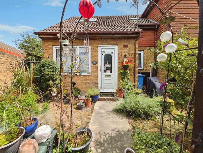 1 Bedroom End Of Terrace House For Sale In Lovell Road, Minster On Sea, Sheerness, Kent, ME12