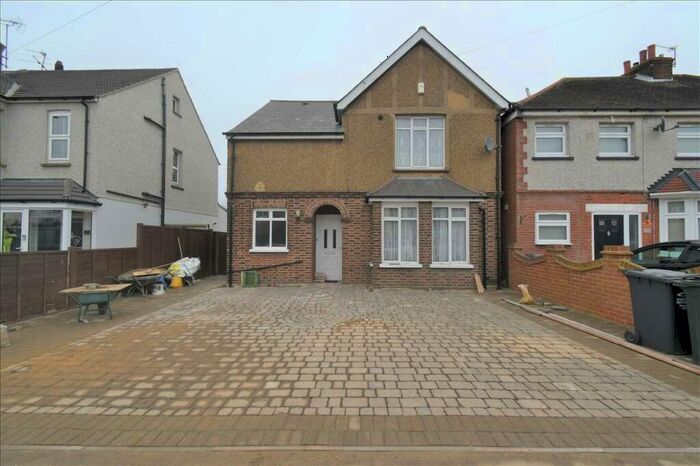 4 Bedroom House To Rent In Wayville Road, Dartford, DA1
