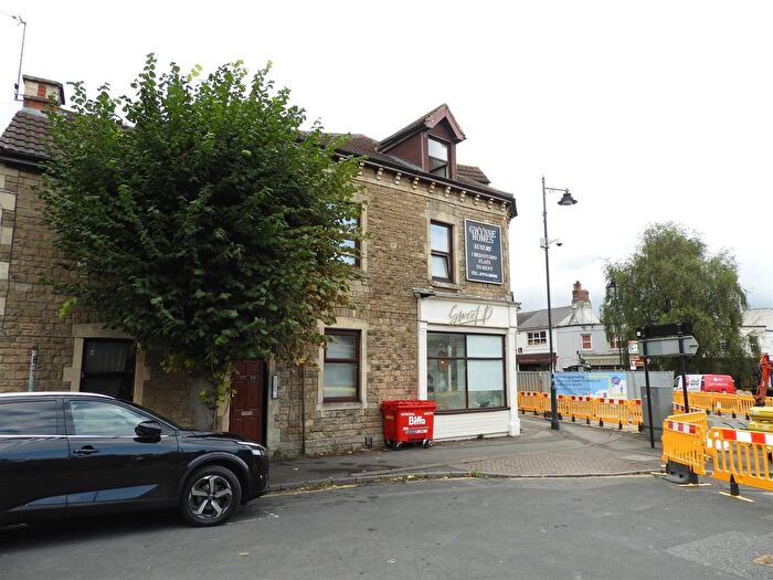 Studio To Rent In Devizes Road, Swindon, SN1