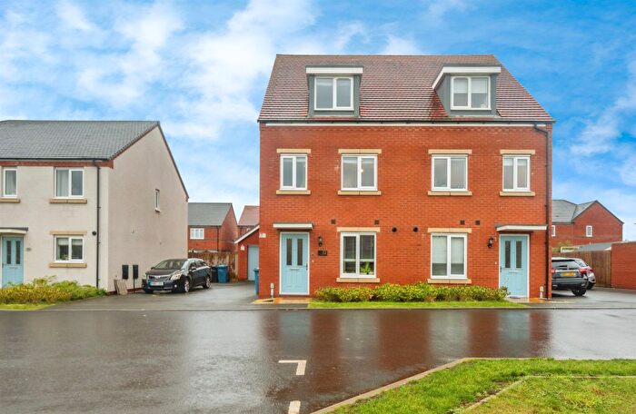 3 Bedroom Semi-Detached House For Sale In Gallimore Drive, Lichfield, WS14