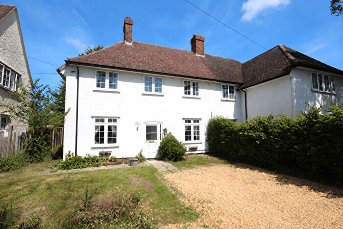 4 Bedroom Semi-Detached House For Sale In Baldock Road, Letchworth Garden City, SG6