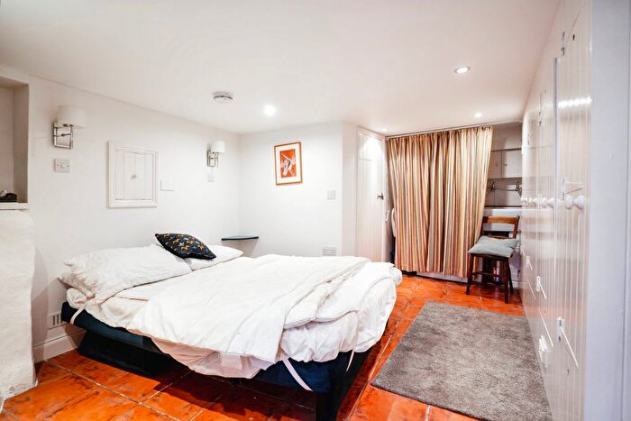 2 Bedroom End Of Terrace House For Sale In Bull Hill, Fowey, Cornwall, PL23