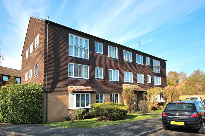 2 Bedroom Apartment To Rent In Woking, GU21