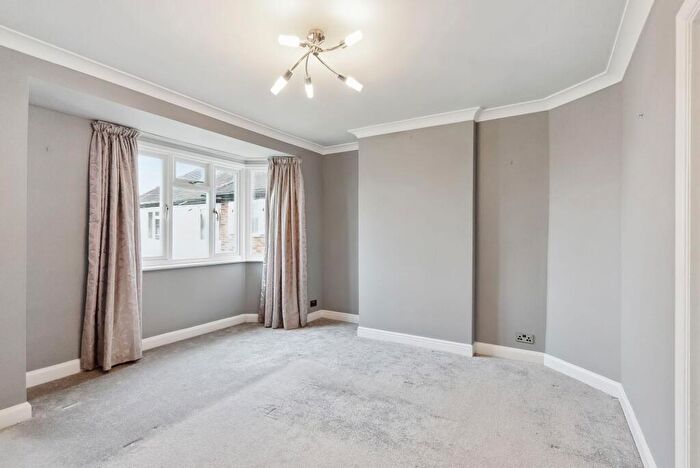 2 Bedroom Apartment To Rent In Alberta Avenue, Cheam, SM1