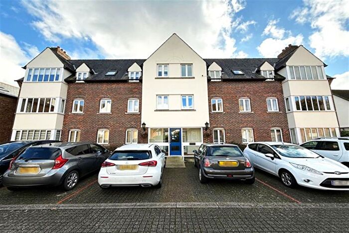 2 Bedroom Flat To Rent In St. Lawrence Court, Braintree, CM7