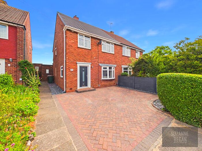 3 Bedroom Semi Detached House For Sale In Leasowes Avenue, Green Lane, Coventry, CV3