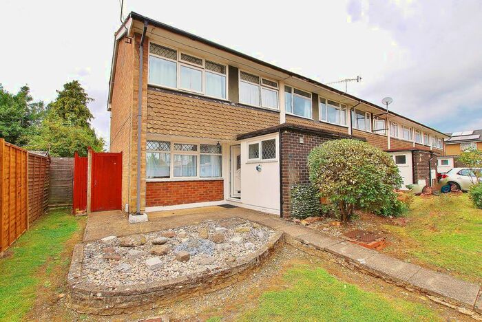 4 Bedroom End Of Terrace House To Rent In Guildford Park Avenue, Guildford, GU2