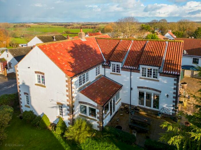 8 Bedroom Detached House For Sale In Hunters Lodge And Chestnuts, Folkton, Scarborough, YO11