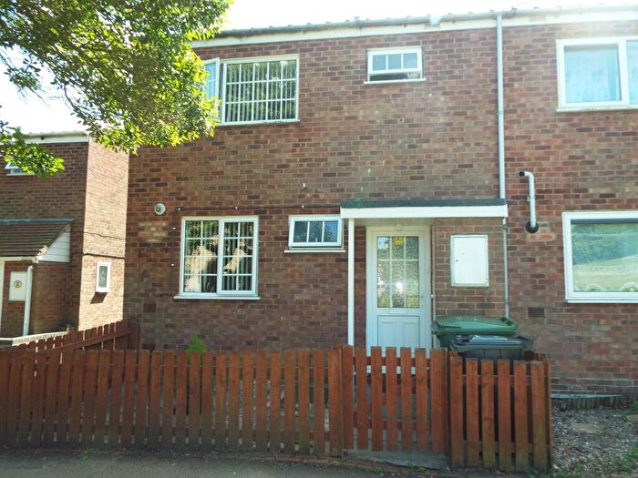 3 Bedroom House To Rent In Astley Close, Redditch, B98