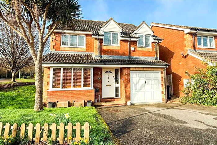 4 Bedroom Detached House For Sale In Forest Oak Drive, New Milton, Hampshire, BH25