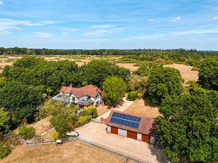 4 Bedroom Detached House For Sale In Tiptoe Road, Wootton, BH25