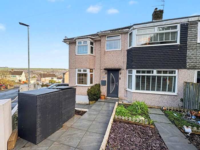 4 Bedroom Semi Detached House For Sale In Amados Rise, Plymouth, PL7