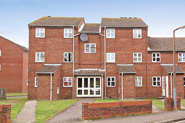 2 Bedroom Flat To Rent In Caernarvon Road, Chichester, PO19