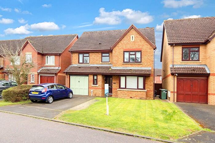 4 Bedroom Detached House For Sale In Coopers Green, Bicester, Oxfordshire, OX26