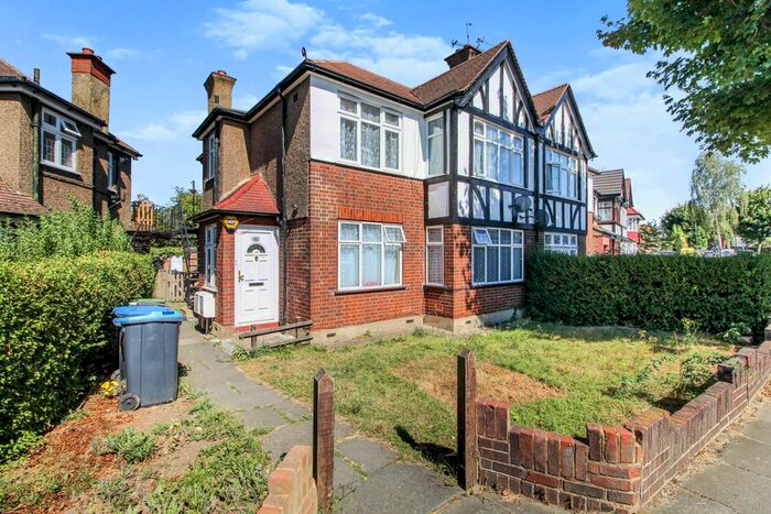 2 Bedroom Maisonette To Rent In Windermere Court, Windermere Avenue, Wembley, HA9