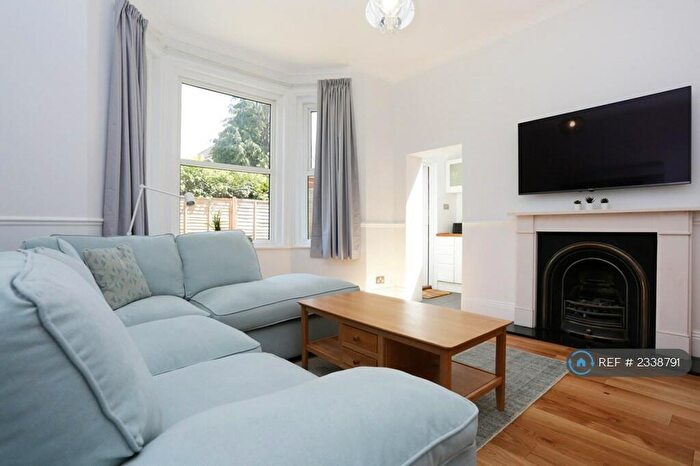 2 Bedroom Flat To Rent In Groveley Road, Bournemouth, BH4