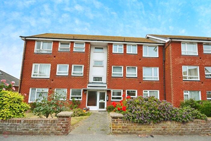 2 Bedroom Flat To Rent In Marlborough House, Beresford Gdns, Margate, CT9