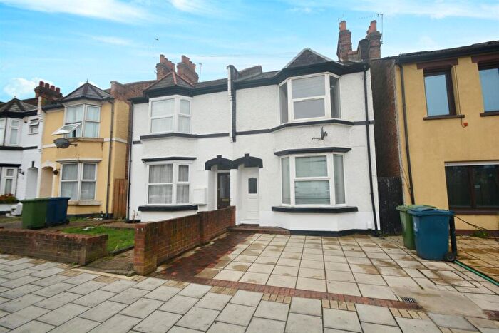 3 Bedroom Semi-Detached House To Rent In Parkfield Road, South Harrow, HA2