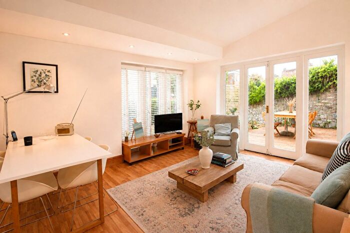 3 Bedroom Flat For Sale In Redland Road, Bristol, BS6