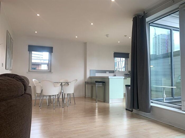 2 Bedroom Flat To Rent In The Linx, Simpson Street, Manchester, M4