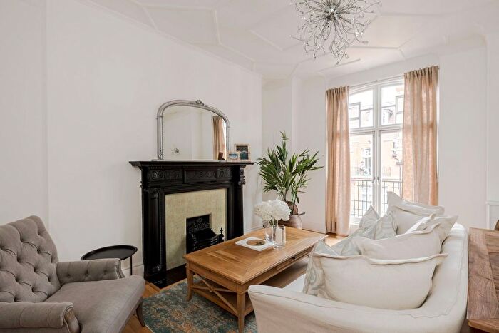 3 Bedroom Flat To Rent In Portman Mansions, Chiltern Street, Marylebone, London, W1U