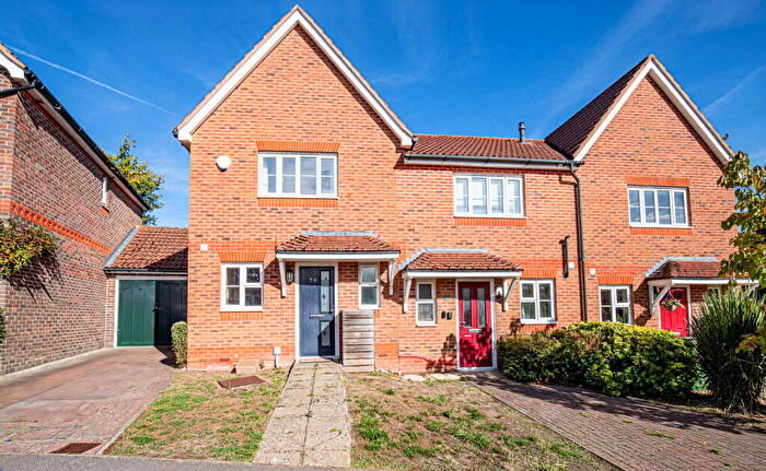 2 Bedroom End Of Terrace House For Sale In Leonardslee Crescent, Newbury, RG14
