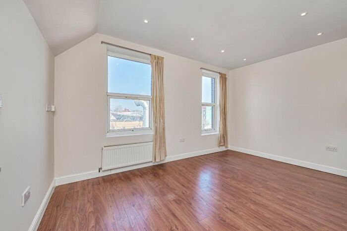 1 Bedroom Flat To Rent In Peckham High Street, London, SE15