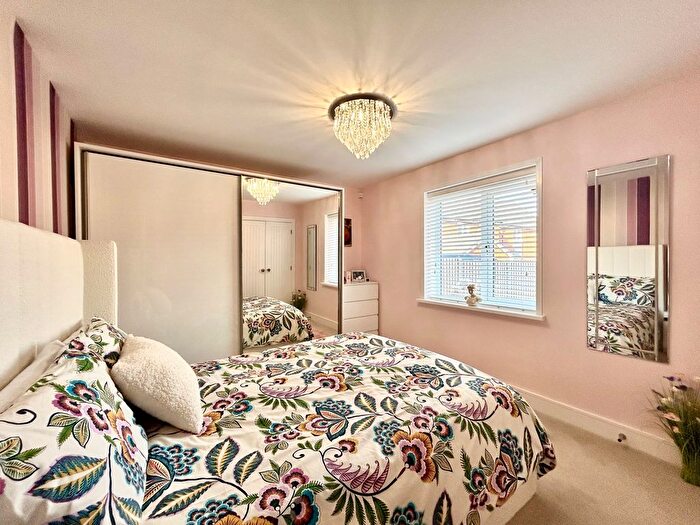 1 Bedroom Flat For Sale In Chapples Close, Norton Fitzwarren, Taunton, TA2