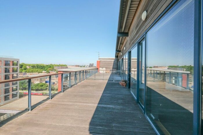 3 Bedroom Flat To Rent In Roach Road, London, E3