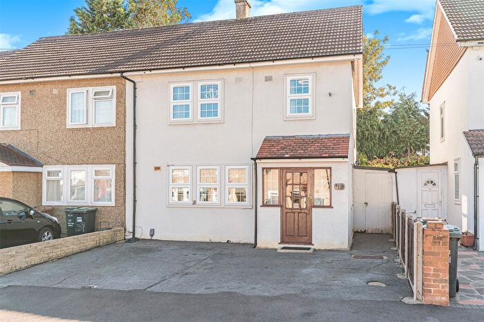 3 Bedroom End Terrace House For Sale In Fulford Grove, Watford, Hertfordshire, WD19