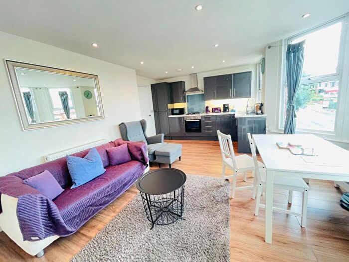 2 Bedroom Apartment To Rent In Colney Hatch Lane, , London, N10