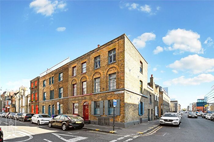 2 Bedroom Flat To Rent In Newark Street, London, E1