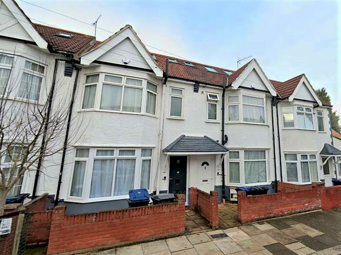 5 Bedroom Semi-Detached House To Rent In Babington Road, London, NW4