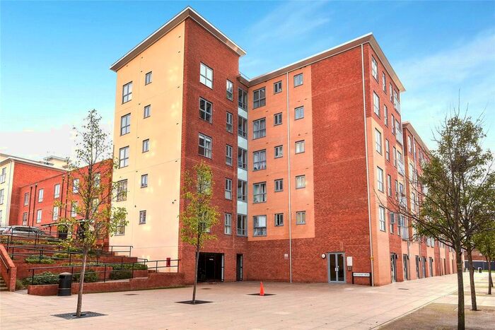 2 Bedroom Flat To Rent In Englefield House, Moulsford Mews, Reading, Berkshire, RG30