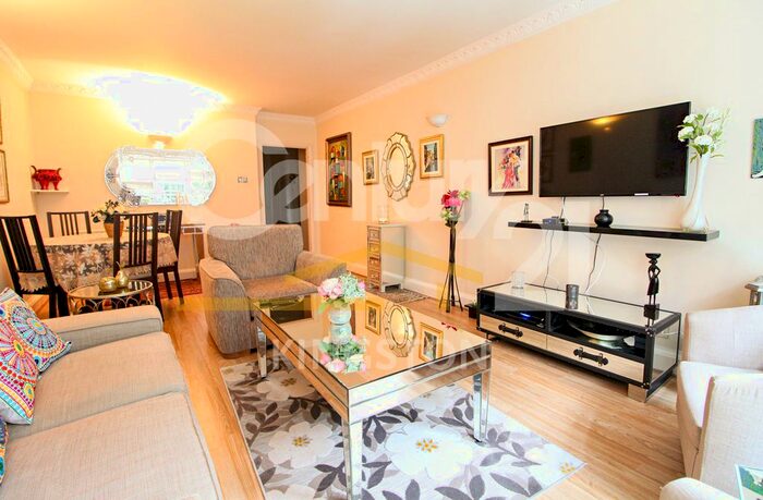 2 Bedroom Flat To Rent In Spencer House, Wimbledon Park Side, London, SW19