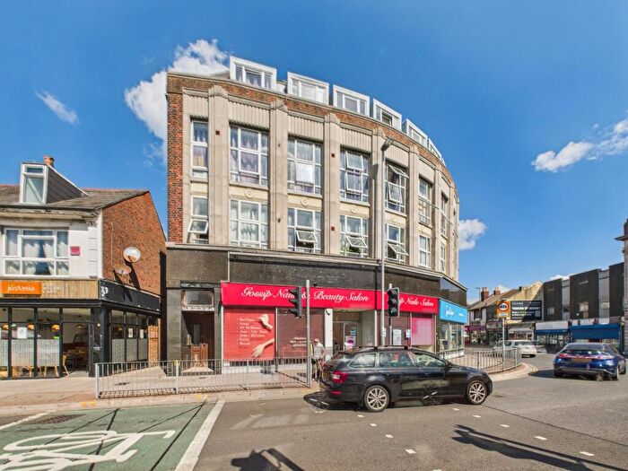1 Bedroom Flat To Rent In Kingston Crescent, North End, PO2