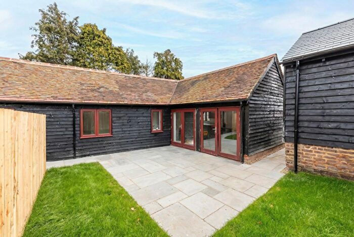 2 Bedroom Barn Conversion For Sale In The Rye, Eaton Bray, LU6