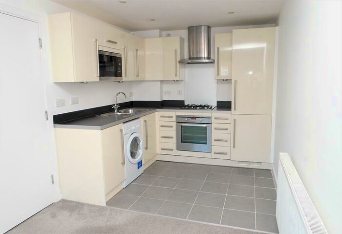 2 Bedroom Flat To Rent In Halfway Street, Sidcup, Kent, DA15