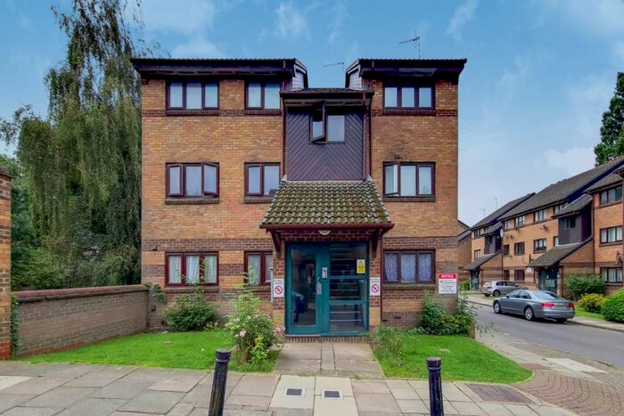 1 Bedroom Flat To Rent In Harp Island Close, London, Greater London, NW10