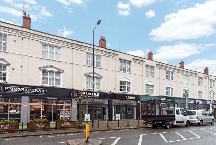 2 Bedroom Maisonette To Rent In Fulham Road, Parsons Green, London, SW6