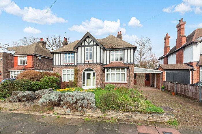 5 Bedroom Detached House For Sale In Crescent Road, Sidcup, DA15