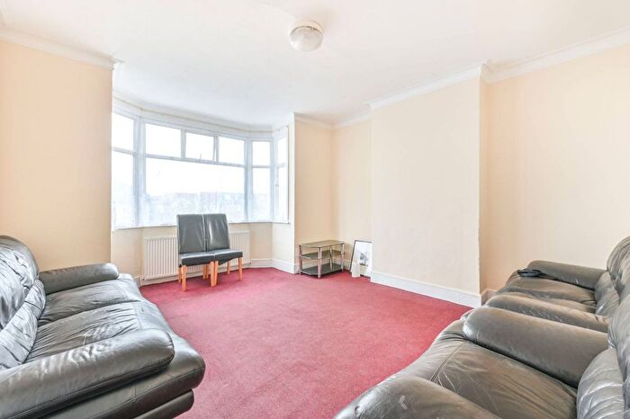 2 Bedroom Maisonette For Sale In Norton Road, Wembley, HA0