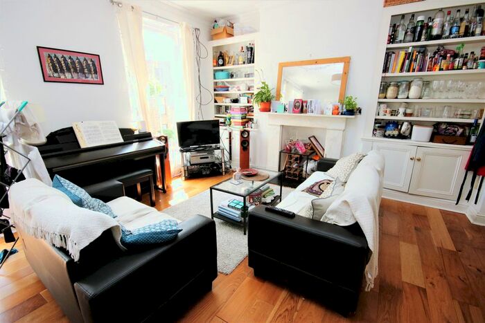 4 Bedroom Flat To Rent In Falkland Road, Kentish Town, NW5
