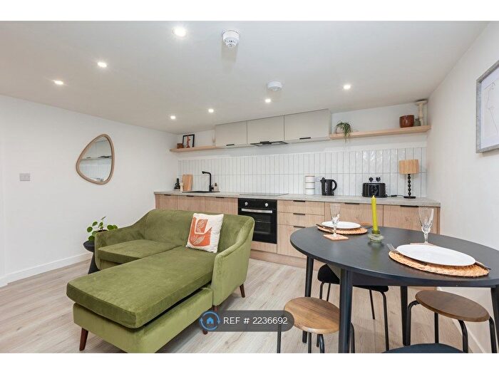 2 Bedroom Flat To Rent In St. Annes Road East, Lytham St. Annes, FY8