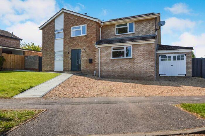 4 Bedroom Detached House For Sale In Sulthorpe Road, Stamford, PE9